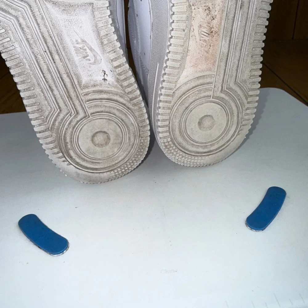Nike Air Force 1 07 Low Triple White Mens Sneakers CW2288-111 Size 9